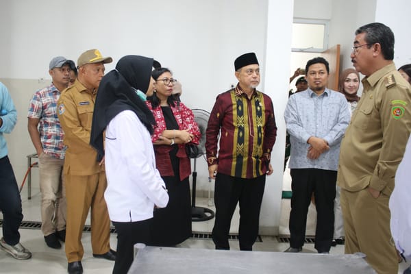 Gubernur Maluku dan DPD RI Tinjau Dapur MBG, Pastikan Distribusi Gizi Lancar