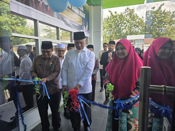 Gubernur Sumbar Mahyeldi Resmikan Graha Wakaf AR Risalah, Gedung Wakaf Pertama di Sumbar