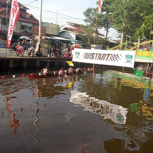 Lomba Sampan Bidar mini digelar Komunitas  Peduli Sungai (KOPSI) kota Pontianak
