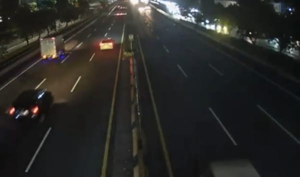 Lalu Lintas Ruas Tol Dalam Kota Dari Kedua Arah Berangsur Kembali Normal