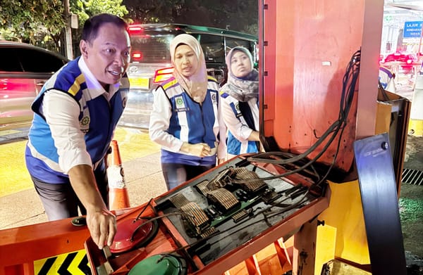Beberapa Gerbang Tol Ruas Tol Cawang–Tomang–Pluit, Alami Perbaikan Pasca Dibakar Massa Demo
