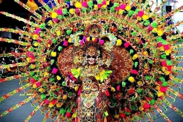 Jember Fashion Carnaval 2025 Penuh Inovatif, Usung Thema EVOLUXION