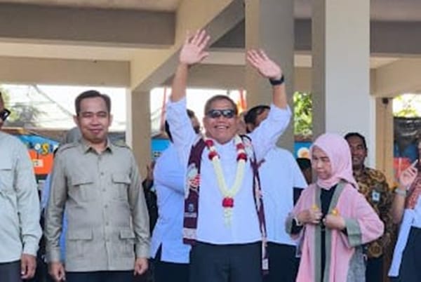 Kepala Staf Kepresidenan RI Kunjungi SMA Negri 1 Jember