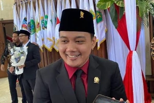 DPRD Jatim Minta Kaji Ulang Mobil Listrik Mewah Tanpa Pajak Kendaraan Bermotor