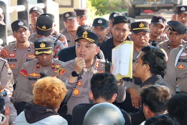 Kapolres Sumenep Turun Langsung Temui Massa Aksi Aliansi Masyarakat Sumenep