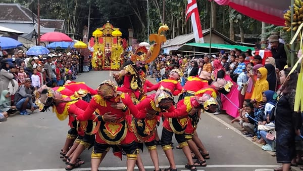 Sendratari Ramayana di Kaki Semeru, Warga Senduro Menari untuk Merawat Budaya