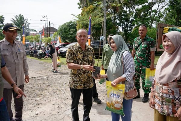 Gelar Gerakan Pangan Murah, Warga Antusias Borong Beras dan Minyak