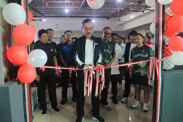 Gubernur Resmikan Lapangan Tenis Indoor Tapal Kuda Ambon