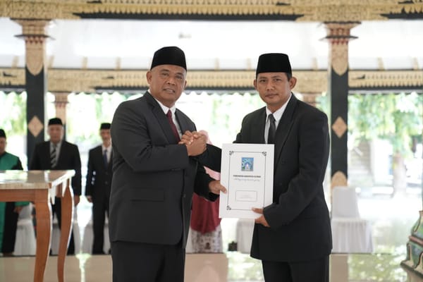 Lantik Kepala Disdukcapil Sleman, Bupati Sleman Tekankan Peningkatan Kualitas Pelayanan