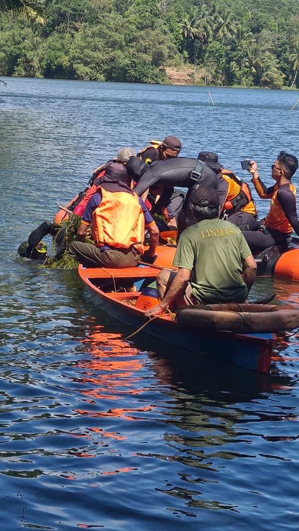 Aktivis Penyelam Banyumas meninggal dunia saat menyelam di Waduk Penjalin.