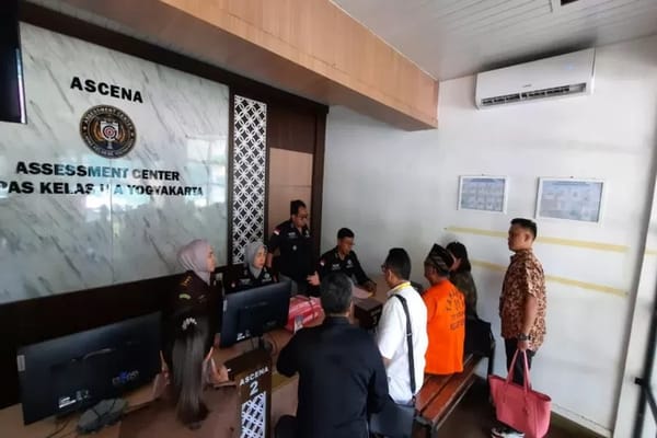 Kejaksaan Tinggi DIY Serahkan tersangka dan Barang Bukti Kasus Penjualan Aset Desa di Sleman