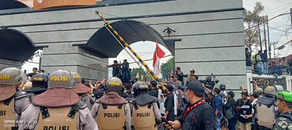 Dipertemukan Dengan Forkopimda dan DPRD Lampung, Unjuk rasa Aliansi Lampung Melawan Berlangsung Kondusif
