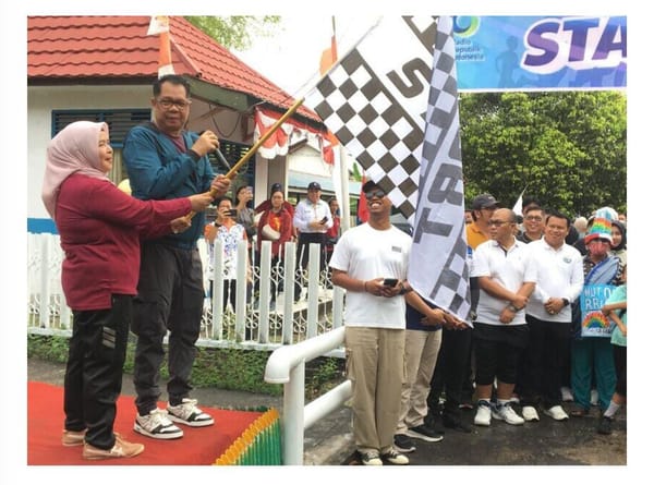 Pemprov Kalteng Meriahkan Jalan Sehat HUT ke-80 RRI Palangka Raya.