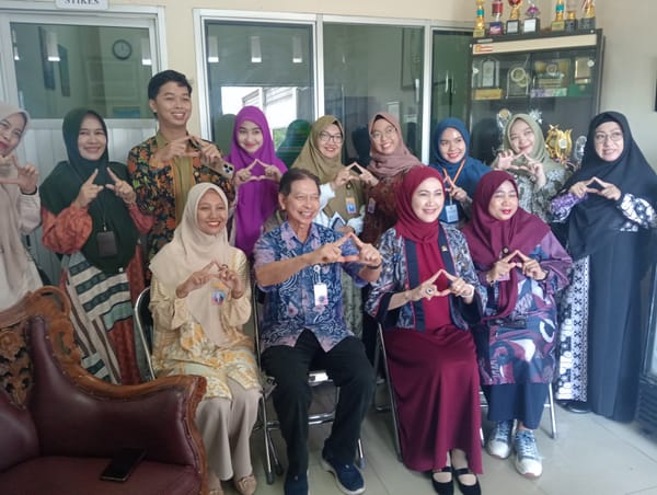 Lita Machfud Arifin Anggota Komisi X DPR RI Kunjungi STIKES Abdi Persada Banjarmasin, Berupaya Kurangi Beban PTS