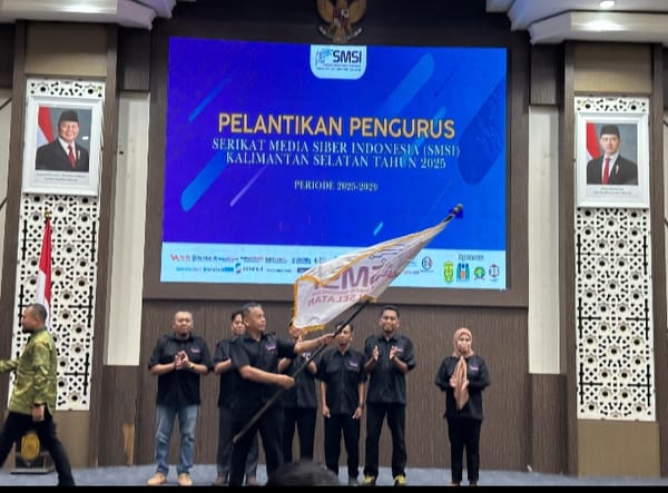 Ketua Umum SMSI Pusat Lantik Pengurus SMSI Kalsel Periode 2025-2029