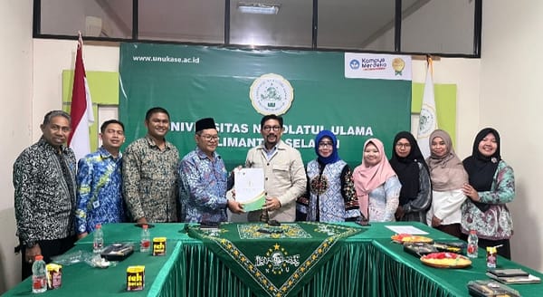 Anggota Komisi III DPR RI Machfud Arifin Salurkan Program Pemerintah Kartu Indonesia Pintar dihadapan Civitas Akademika UNUKASE