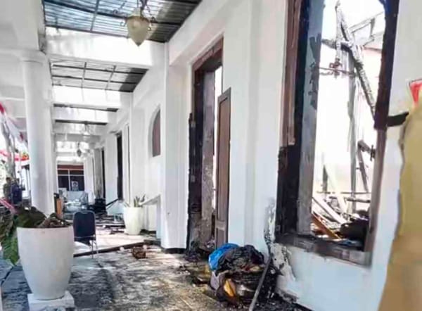 Dana APBN 9 Miliar Rupiah Untuk Perbaikan Gedung Grahadi.