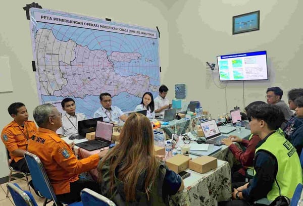 BPBD Jatim Bersama BNPB dan BMKG serta Puspenerbal Lakukan Nodifikasi Cuaca