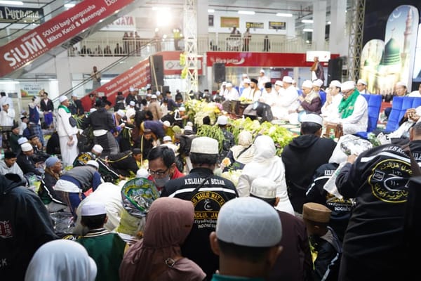 Pasar Induk Among Tani Kota Batu Dipadati Ribuan Jamaah dalam Majelis Maulid Riyadlul Jannah