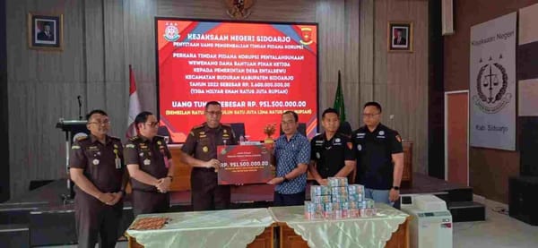 Kejari Sidoarjo Sita Uang Hasil Korupsi dana bantuan Desa Entalsewu   Rp. 951 Juta