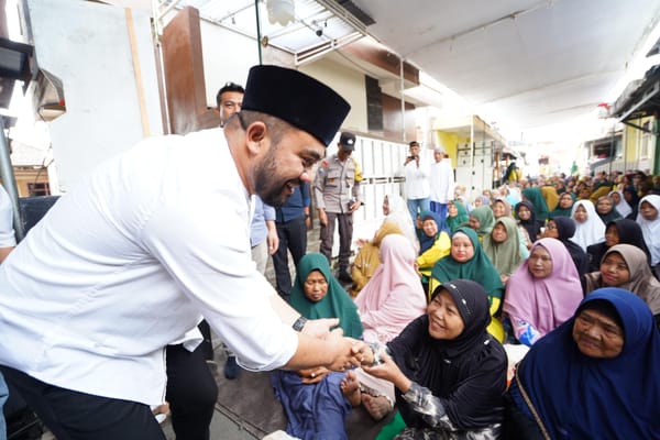 Wawali Batu Heli Suyanto Hadiri Maulid Nabi dan Serahkan Santunan di Giripurno