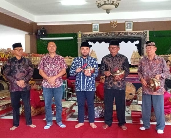 Heli Suyanto Gema Bende, Kota Batu Gegap Gempita Rayakan Seabad Ki Narto Sabdo
