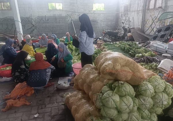 Tagana Batu Bantu Sayur 2 Ton untuk Dapur Umum Korban Ponpes Al-Khoziny