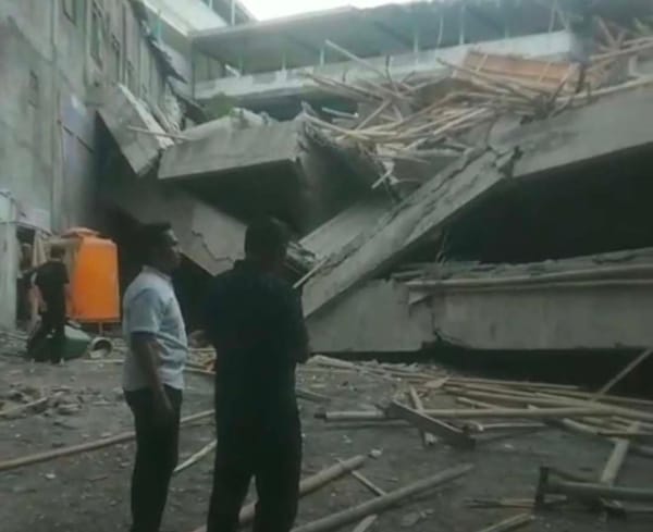 Ponpes Al Khoziny Buduran Sidoarjo Roboh, Diperkirakan Ratusan Santri Terjebak Reruntuhan.