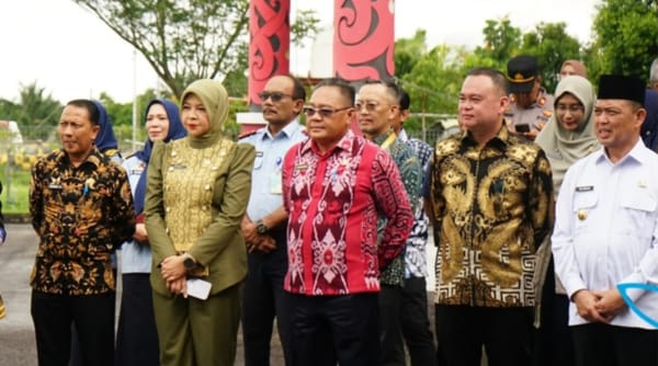 Antusiasme Warga Sambut Penerbangan Perdana Pontianak – Kuala Lumpur dan Kuching