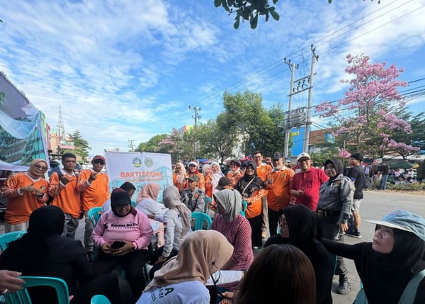 PPs Unimerz dan DPP IKA PPs Universitas Megarezky Makassar Gelar Bakti Sosial Dalam Rangka Dies Natalis Ke-3