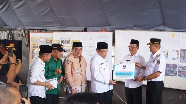 Wujud Kepedulian dan Kebersamaan Antar Daerah, Pemko Padang Ulurkan Bantuan Bagi Pedagang Pasar Payakumbuh