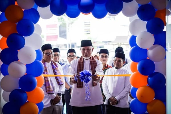 Gubernur Mahyeldi Resmikan Kantor Syariah Bank Nagari Pekanbaru, Dorong Pertumbuhan Ekonomi Riau dan Sumatera