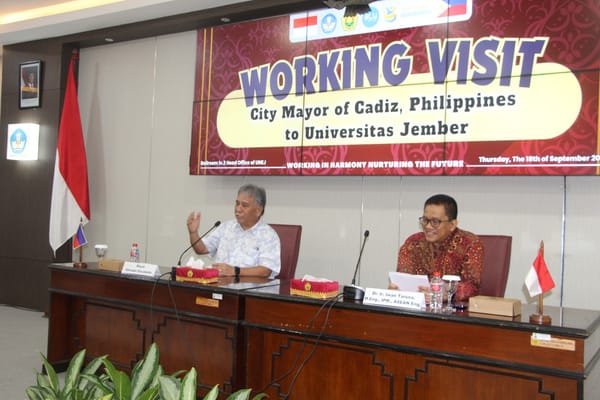 Walikota dan Petani Cadiz City Filipina Kunjungi UNEJ