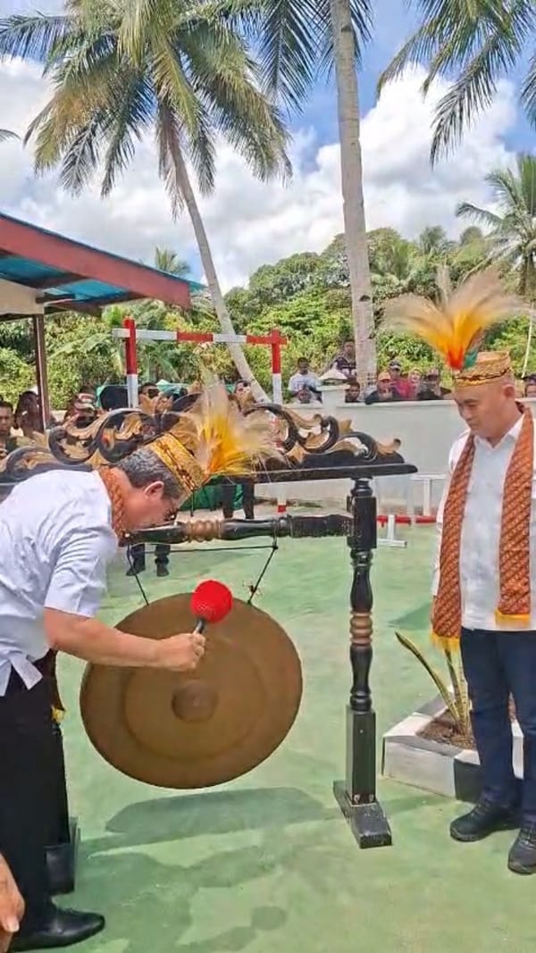 Gubernur Maluku  Resmikan Teras Pelayanan Publik di Benjina