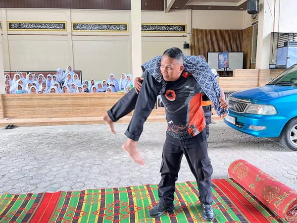 Wujudkan Lingkungan Tangguh, KSB dan BPBD Kesbangpol Gelar Mitigasi Bencana di MTsS Thawalib Gunung