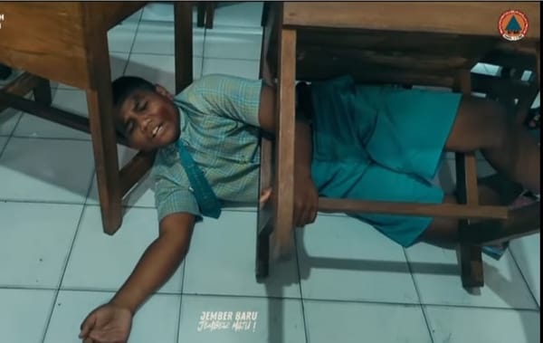 Simulasi Bencana Meningkatkan Kesadaran dan Kesiapsiagaan Warga Sekolah