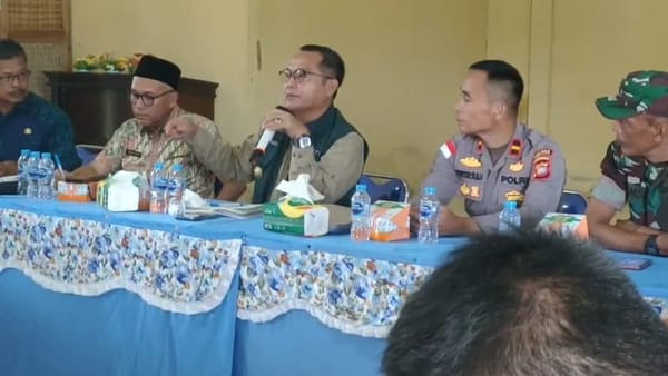 Masyarakat Segonde Tuntut Proyek PLTMH Ikut Bangun Jalan Rusak