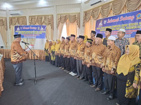 Ketua PWRI Sumbar Syafrizal Ucok Kukuhkan PWRI Pasaman Barat, Hendrizon Jadi Ketua