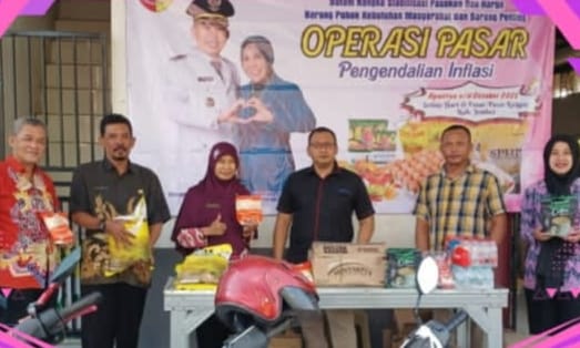 Pemkab Jember Berupaya Menekan Laju Inflasi Dengan Operasi Pasar