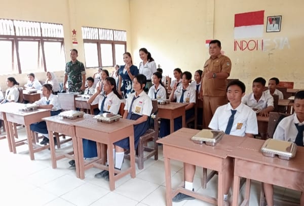 Ribuan Paket Makan Bergizi Gratis Dibagikan ke Siswa