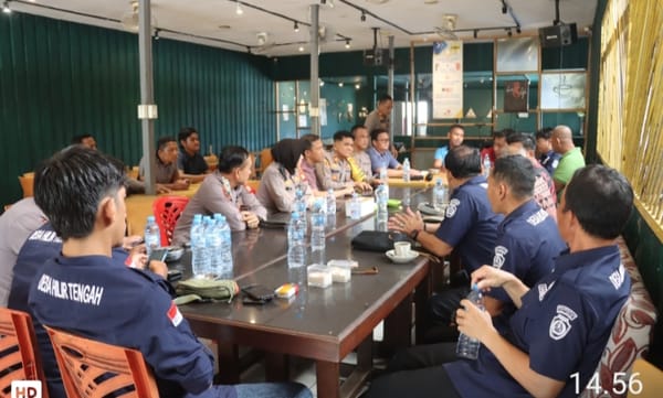 Jumat Curhat Kapolres Landak Ajak Warga Perangi Narkoba dan Knalpot Brong
