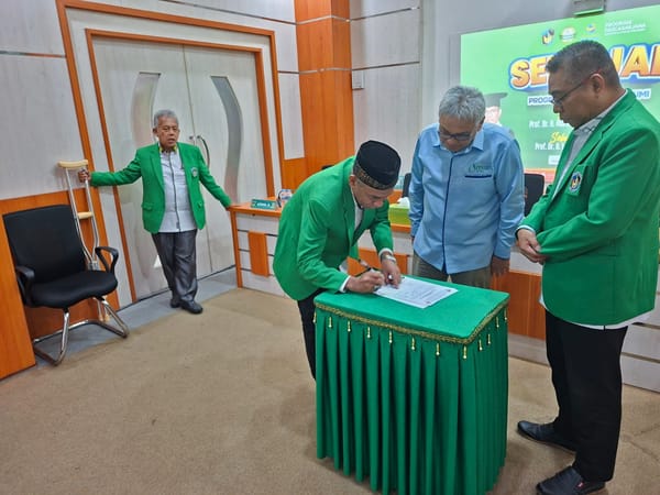 Serah Terima Jabatan Direktur Program Pasca Sarjana UMI Makassar Masa Amanah 2025-2026