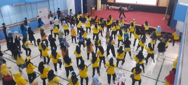 ​Hujan Lebat Guyur Padang, Senam Massal RRI Fest Dipindah ke Auditorium