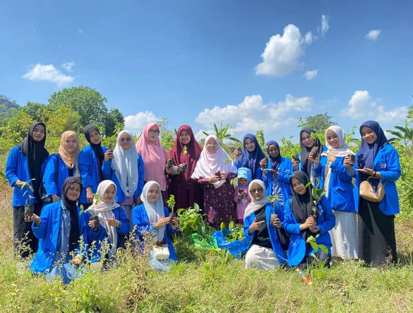 Pengabdian Kepada Masyarakat PkM Dosen Pendidikan Biologi Unismuh Makassar, Hijaukan Pusdiklat Bollangi Lewat Penanaman Bibit Buah