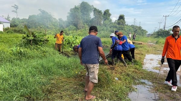 Warga Pontianak Serentak Gotong Royong di Hari World Cleanup Day
