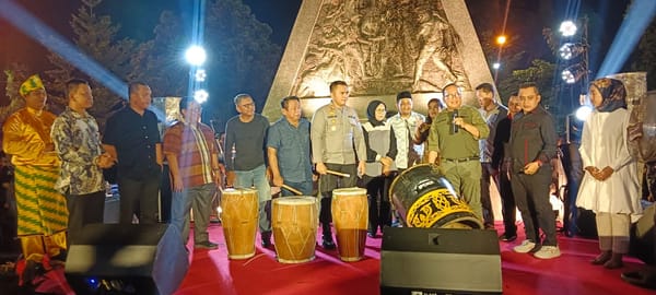 Suasana Baru di Sungai Ambawang, Ruang Publik Tugu Mayor Alianyang Resmi Dibuka