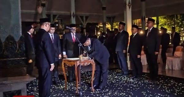 Prosesi Pelantikan Kepala OPD di Kabupaten Madiun Hanya Diterangi Cahaya Lilin
