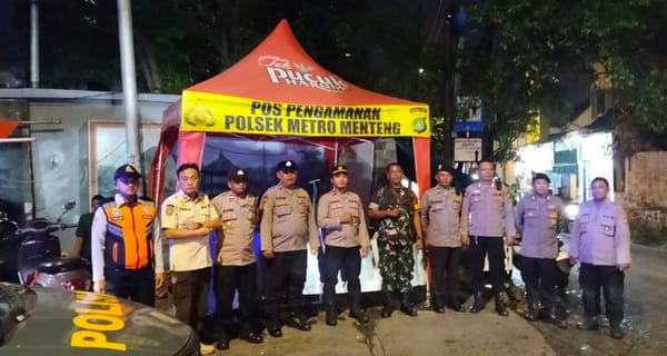 Babinsa Koramil 01/Menteng kodim 0501 patroli Kamtibmas di Wilayah Binaannya