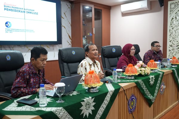 Unismuh Makassar Terbitkan Buku Panduan Layanan Pendidikan Inklusi