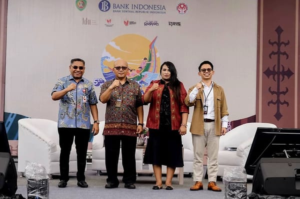 Kadis Kominfo Sandi kota Ambon Pembicara pada Festival Maluku Manggurebe